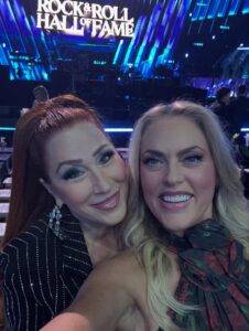 Elaine Hendrix Instagram - November, you were filled with so much love. I can’t even begin to represent it all. Just know - I see it. I feel it. And I’m beyond grateful for it. #dwts 💃🏼⭐️🫶🏼