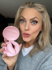 Elaine Hendrix Instagram - You got moves? @bellesaco is the perfect partner. Check out my bio and go sign up for your free toy or gift card. This is the 10/10 you’ve been waiting for. 💃🏼🤯⭐️

#bbpartner