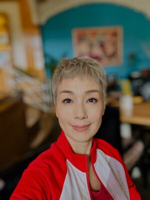 Elena Kong Mei-Yee Instagram - 個頭係咪好靚呢？

多謝我嘅飛髮哥Ivan 同埋Technician Issac 用咗咁多時間同心機幫我！你哋真係好正🙌🏻

@ivanlee_ia 

#江美儀 #江美人 #璀璨之城 #丁麗明