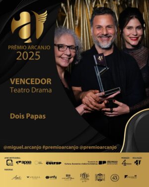 Eliana Guttman Instagram - Vencedor em Teatro Drama do Prêmio Arcanjo 2025: Dois Papas

📷 @rafamarques_fotografo

#premioarcanjo #premioarcanjo2025 #premioarcanjodecultura #artesvisuais #blogdoarcanjo #miguelarcanjoprado #miguelarcanjo #cultura #arte