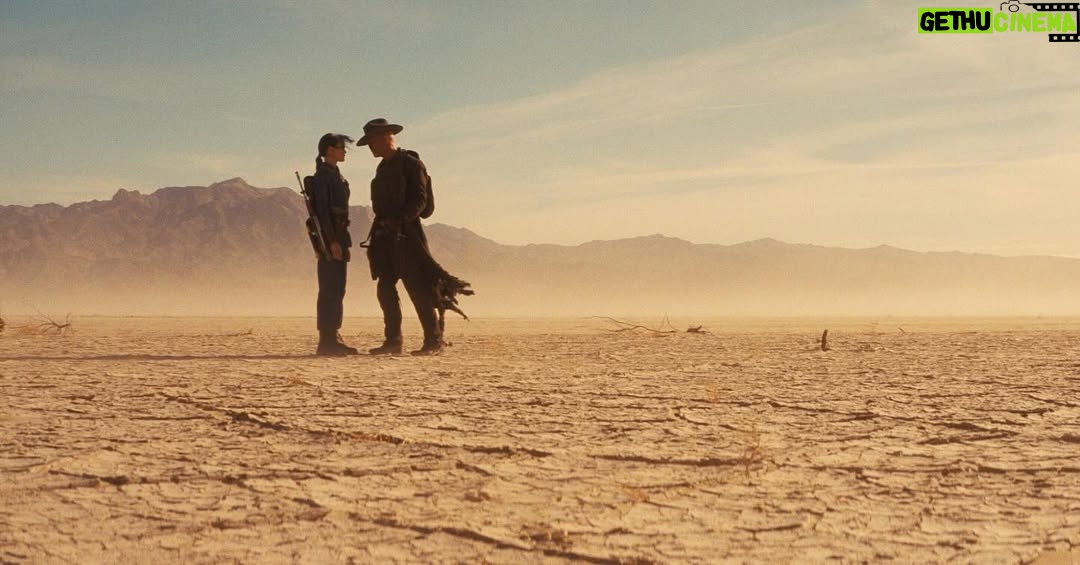 Ella Purnell - 282.3K Likes - sneaky peaky