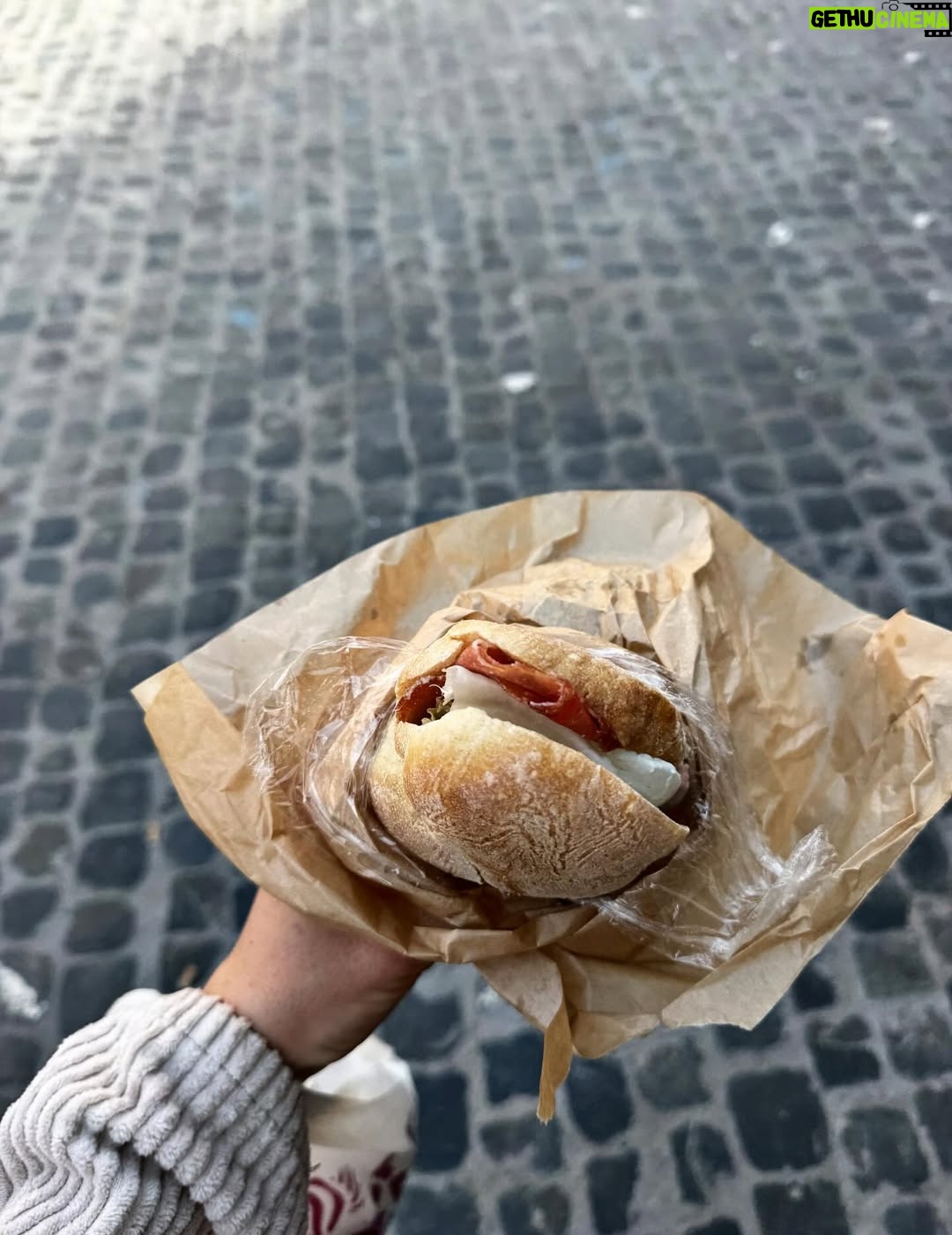 Eloise Mumford - 7.1K Likes - no notes just gnocchi