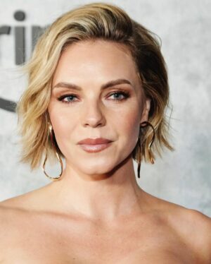 Eloise Mumford Instagram - leather weather. 

@crossonprime premiere 
hair/makeup: @kimberlybragalone 
styling: @haleyroemen
