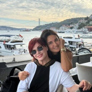 Emel Müftüoğlu Instagram - Aylar sonra nihayet bulustuk aysem @aysestetik