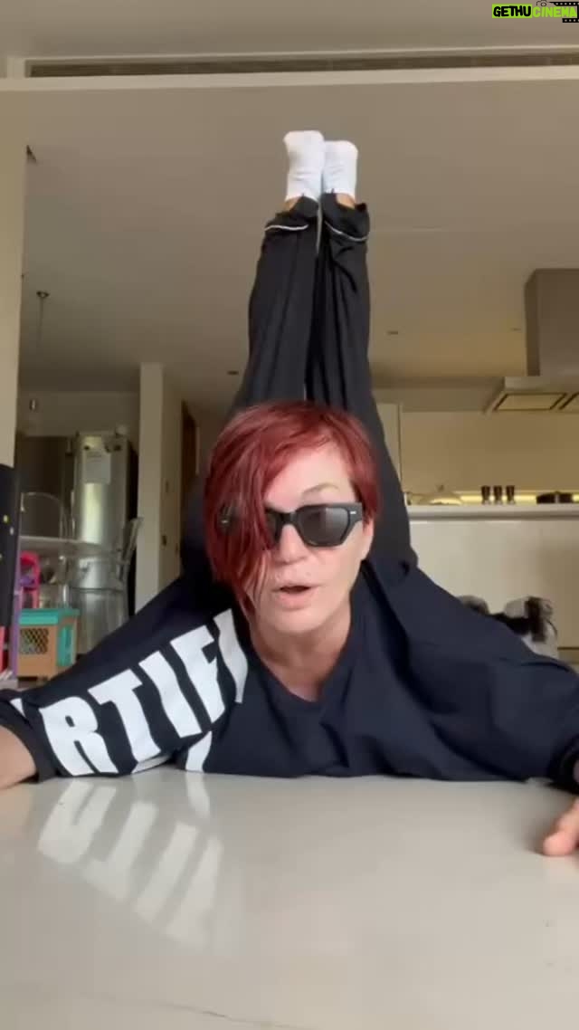 Emel Müftüoğlu - 7.9K Likes - Spor her yasta gerekli