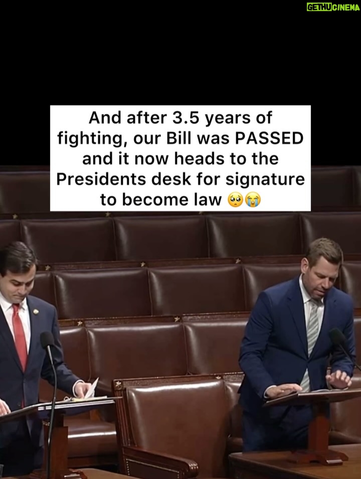 Emily Calandrelli - 72.1K Likes - Omg you guys, IT PASSED!!!! Mommas - WE DID IT!!!!!!!

Huge thank you to @repswalwell @senduckworth @repmariasalazar @reppettersen @repandrewgarbarino and @repluna for your support of mothers. 

Thank you to @chamberofmothers for getting this ACROSS THE FINISH LINE!

Thank you to everyone here who ever called their reps to garner support for this!

And a special thank you to all of my DC friends who helped me along the way - you know who you are 👏🏻❤️

OMG WE DID IT!!! 🍼🍼🍼🍼🍼🍼