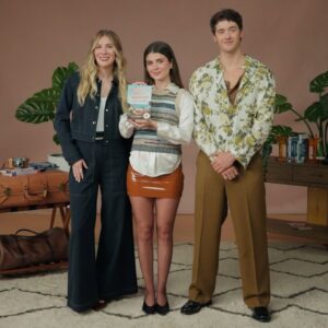 Emily Henry Instagram - Two of the most charming people in the world and a girl who doesn’t know how to have hands in photos 

52 days until PEOPLE WE MEET ON VACATION comes to @netflixfilm and 0 days until the new movie tie-in edition of the book (complete with our perfect new Alex and Poppy) hits shelves in the US!

Hair by @domforletta
Makeup by @deannamelluso 
Style by @elizayerry and @lillycnielsen 
Photo courtesy of @netflixfilm 
Hand work by me