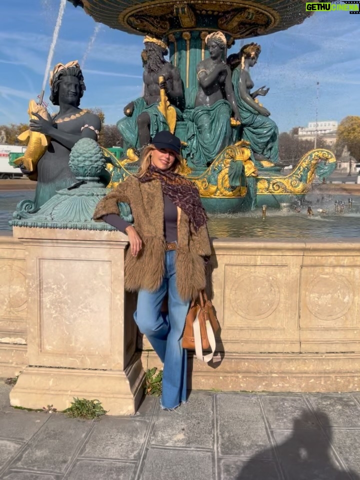 Emma García - 3.9K Likes - Siempre quiero volver a …París 💙🤍❤️