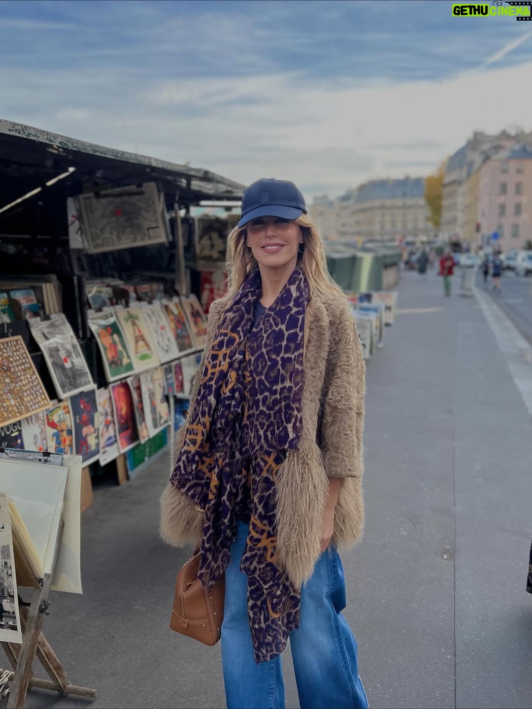 Emma García - 3.9K Likes - Siempre quiero volver a …París 💙🤍❤️