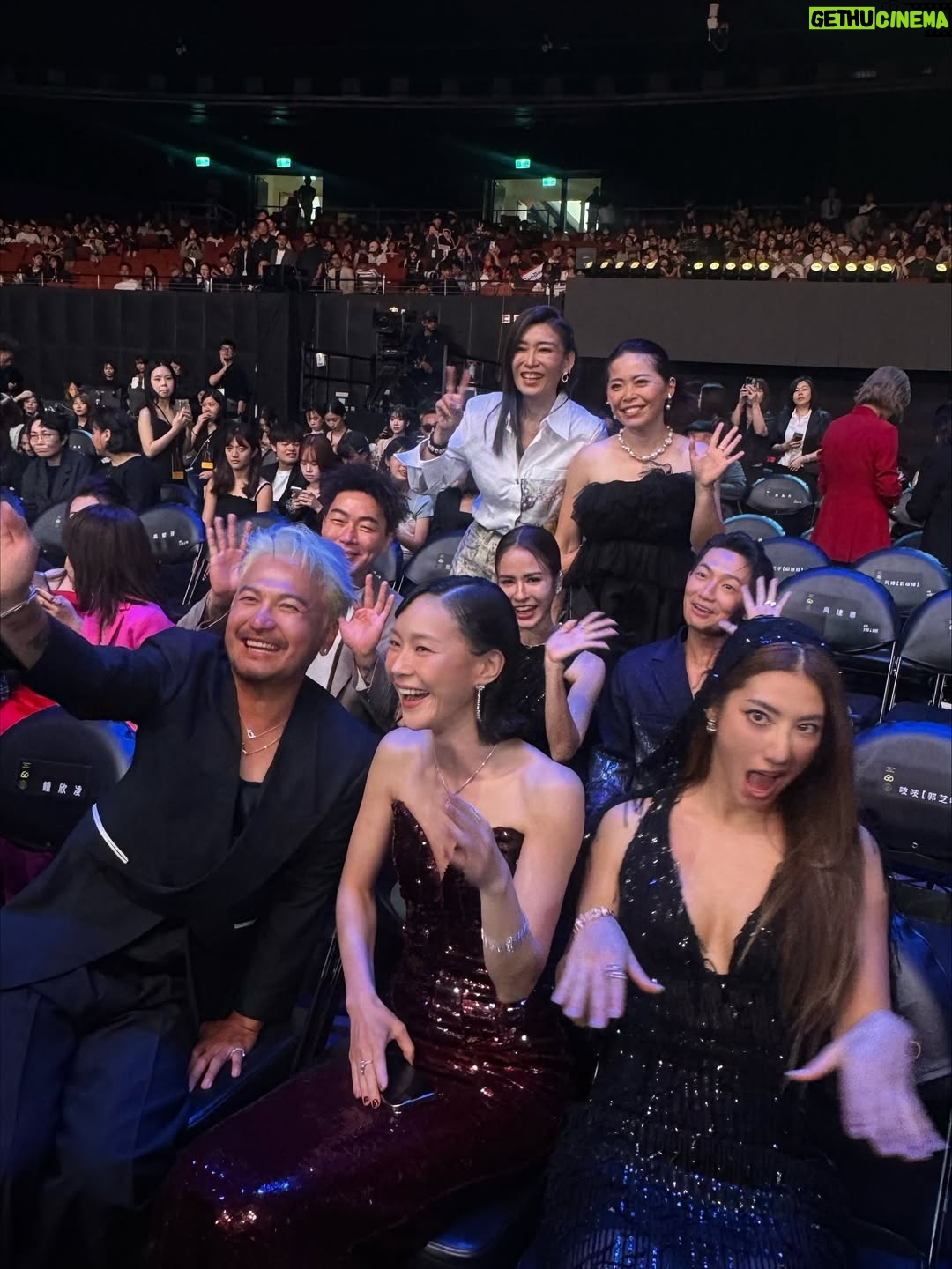 Emmie Reis - 13.7K Likes - 沉澱了幾天…

其實沒拿到獎也挺好，
因為人生總有出乎意料的時候

“Surprise!”

樂觀的我們為了重振士氣，
只好把重點轉移：

入圍就代表已經被看見了
紅毯最美也登新聞了
好多長官、前輩來給我們加油代表被認可了！
我們平安順利的划到了石垣島，
現在能夠8位同心又聚在一起就很了不得了
我的家人粉絲都到場
也代表我被愛的徹底了🫶🏻

那我有什麼好不開心的呢？

Smile Emmie,
and keep walking on that dream🌈

Dress @wernar_wedding @hacchic_couture @jasmine_galleria_taipei 
Jewelry @heartsonfire 
Heels @renecaovilla.tw @renecaovilla 
Hair @four_janet 
Makeup @miss.naomi_makeup 
Stylist @yoyo1010756 
Photographer @bbmanthe_li 

#金鐘60 
#GBA2025
#上船了各位