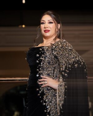 Entesar Instagram - من عرض فيلمي الجديد #جوازه_في_جنازه في مهرجان البحر الأحمر السينمائي جده 
@redseafilm 

Stylist @ziadalsaleh 
Dress @yoland_fashion_house 

Make up & Hair @hair.lab.ltd 
Diamond @joorydiamonds 

Photo & video @suhadalshimi