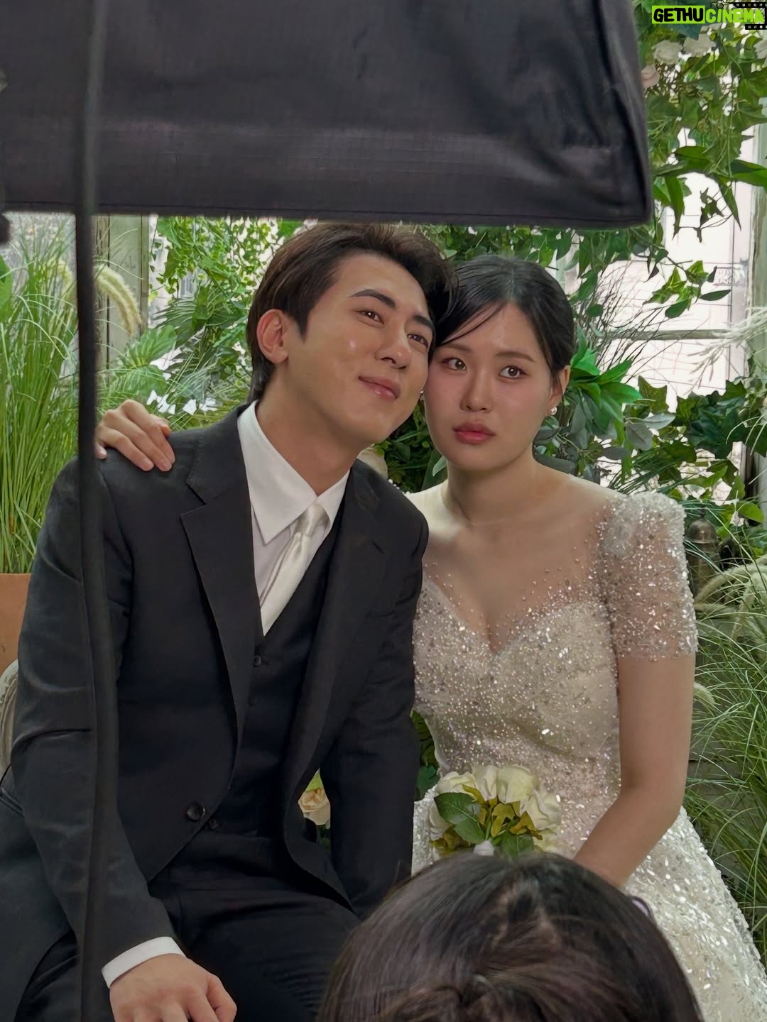 Eom Ji-yoon - 113.3K Likes - 결혼?