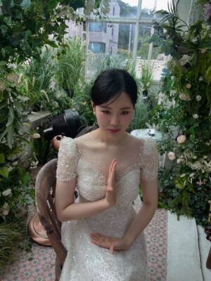 Eom Ji-yoon Instagram - 결혼?