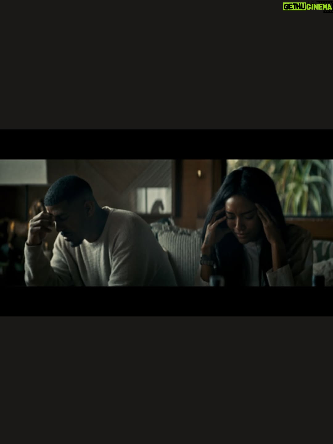 Erica Pinkett - 33.6K Likes - The aliens are feasting today! Watch #Run on @tubi streaming now starring @AnnieIlonzeh, @MarquesHouston, @EricaMena, @EricaPinkett @DrewSidora, @iamkenl, @claudiajordan, @ObbaBabatunde, @actorjensenatwood,
@TaymourGhazi , @JamieAlvarez_, @daniel_livinglife, @mrlincolnblake @ethansigrist @markholzum
Makeup by @iammiyahouston
Costume design by @earanequa 
Directed & Written by @chrisstokes1969
Produced by @marqueshouston @iamjuanitastokes
Music by @richthegxd #RUNonTubi #runthemovie