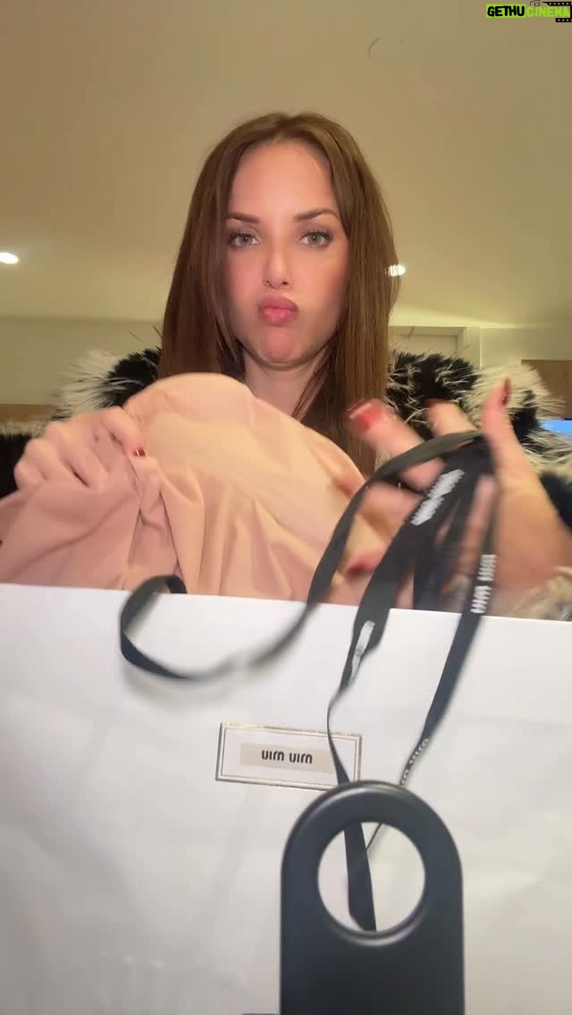 Erika Vélez - 3.1K Likes - Cosas que mejorar cuando viajo 🥹😍💝💖