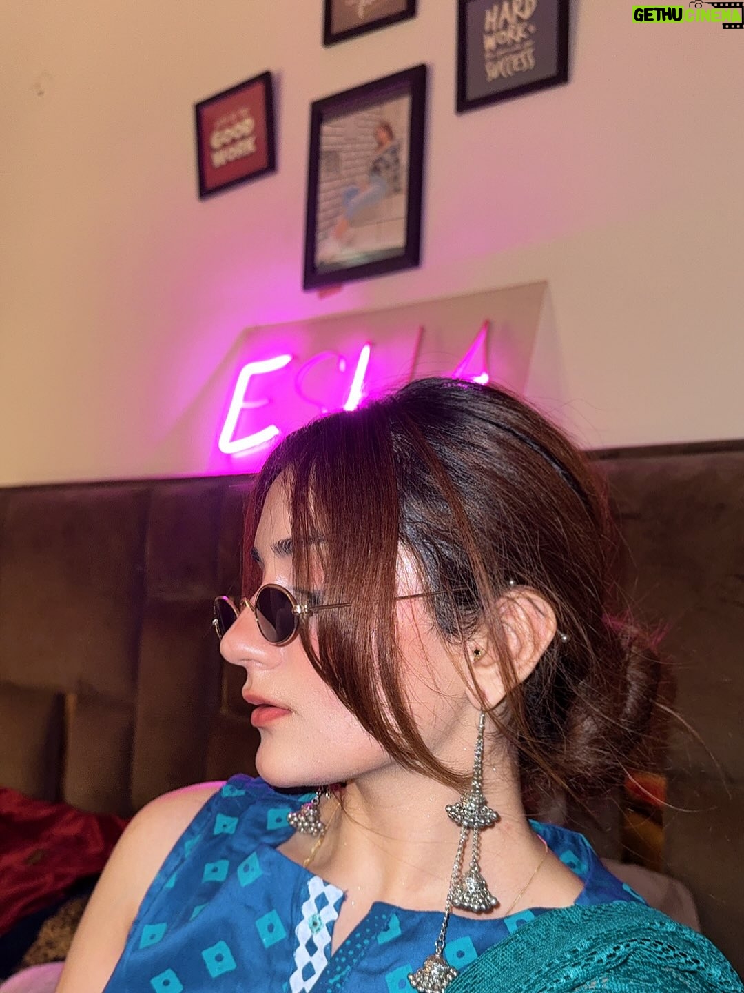 Esha Shah - 11.8K Likes - اور کچھ رونقیں اپنی ذات سے ہوا کرتی ہیں 🫠