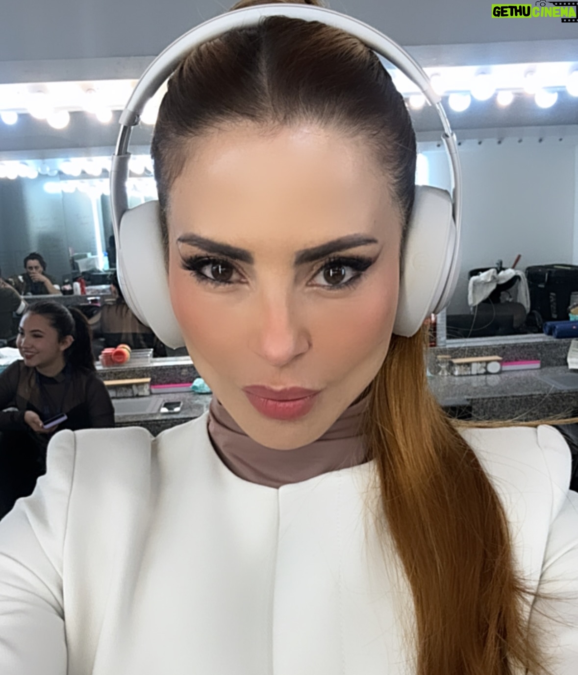 Estefanía Gómez - 4.2K Likes - Día de 🎬🎥🎼
#betty