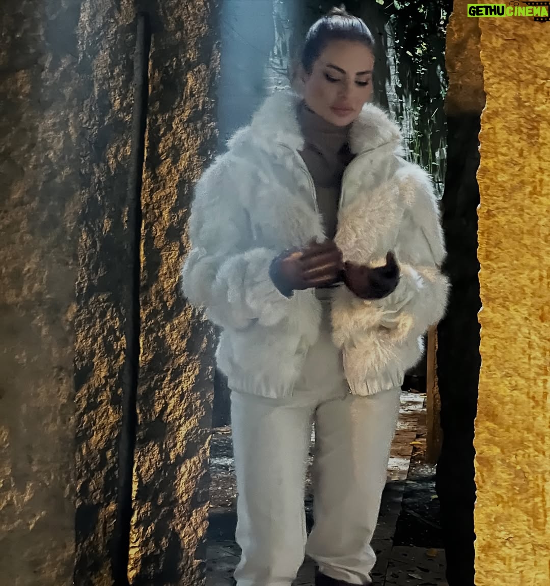 Estefanía Gómez - 1.2K Likes - Momentos. 🕯️ 💫