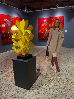 Estefanía Gómez Instagram - El arte es silencio que habla. 🫀