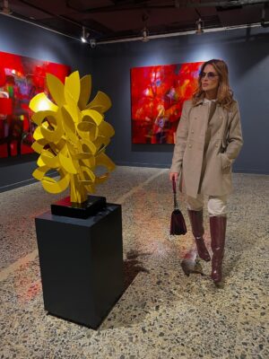 Estefanía Gómez Instagram - El arte es silencio que habla. 🫀