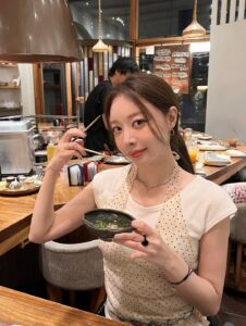 Actress Eun Ji HD Photos and Wallpapers August 2025