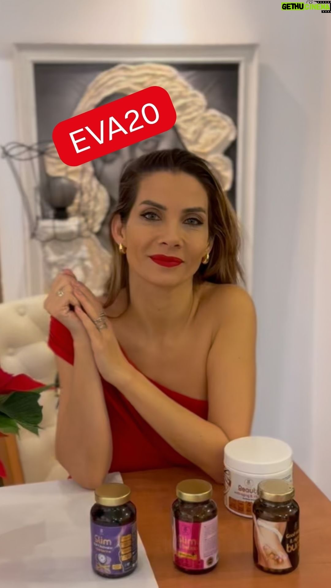 Eva Decastelo - 251 Likes - Opakovaně se mě ptáte, jak se mi podařilo shodit 11 kilo. Upřímně? Golden Life se pro mě stala součástí každodenní rutiny a výsledky na sebe nenechaly čekat. Pokud to chcete zkusit taky, mám pro vás slevový kód Eva20, který platí i na vánoční balení 3 1 zdarma Slim Extreme Collagen. A ještě jeden bonus – při nákupu nad 2 000 Kč jste automaticky zařazeni do slosování o dovolenou na Maledivách pro dva. Tak si to užijte, dopřejte si péči o sebe a bavte se nákupem stejně jako já.

#goldenlife #slimextremecollagen #hubnuti #promenapostavy #mojecesta eva20 vanocnibaleni vanocnidarek peceotelo zivotnistyl maledivy soutez motivace