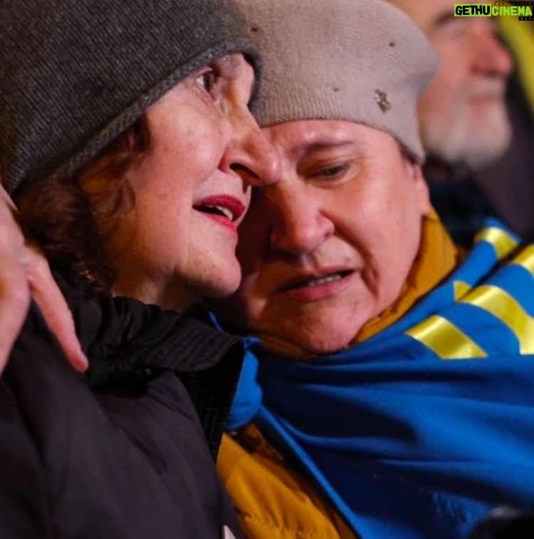 Eva Holubová - 8.3K Likes - Je to tady rychleji, nez jsem cekala. Uverila jsem , ze @andrejbabis prece jenom neni az takovej poskok Kremlu? Ale proc? Co jsem si myslela? I u neho se da zrejme predpokladat, ze se pojede v predklonu ohlasit do Moskvy. Babisi, sakra, zkazil jsi cely “Gaudete»! Ne, takovou moc nemas. Ani Ty, ani Klausova Micinka, pouze my musime projevit vice sily a kreativity, jak ty vase svinstva napravit. Tak honem rychle vycistit mysl, o to vic zvednout koutky nahoru. Moc mne budou zajimat reakce, potazmo ciny opozice. @ods.cz @starostove @top09_cz @kducsl @pirati.cz Co budete delat? 😂😳🙏✌🏻🇨🇿🇺🇦 V budove Tibetske vlady je obraz zvirat a ptaka stojici na sobe. Znazornuje, jak se mame my lide semkonout. Davam sem fotku maleho Dalajlamy, nebot uz tehdy z neho jde na mne klid. Mozna vas rozveseli duo @ctvrtniczech a @milan_steindler a jestli ani to ne, tak nezbyva, nez si dat kachnu na hlavu. 👊🏽