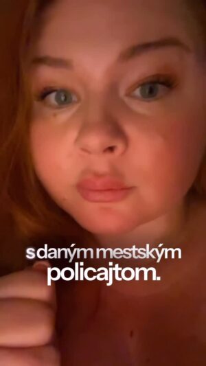 Eva Kramerová Instagram - Neviem  či som v tom sama ale … nervy 2000 😂🙃🤌🏻
Lets bring papuče back 😭