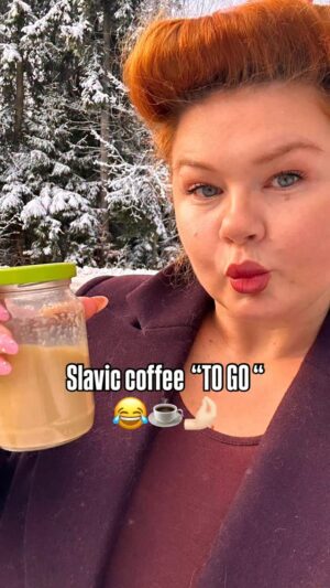 Eva Kramerová Instagram - Keď potrebuješ kávu so sebou ale Dedko má doma len nádobu z tatarskej 😂😂😂
🎀quiet luxury🎀
🎀malíček hore🎀
🎀do voza aj do koša🎀