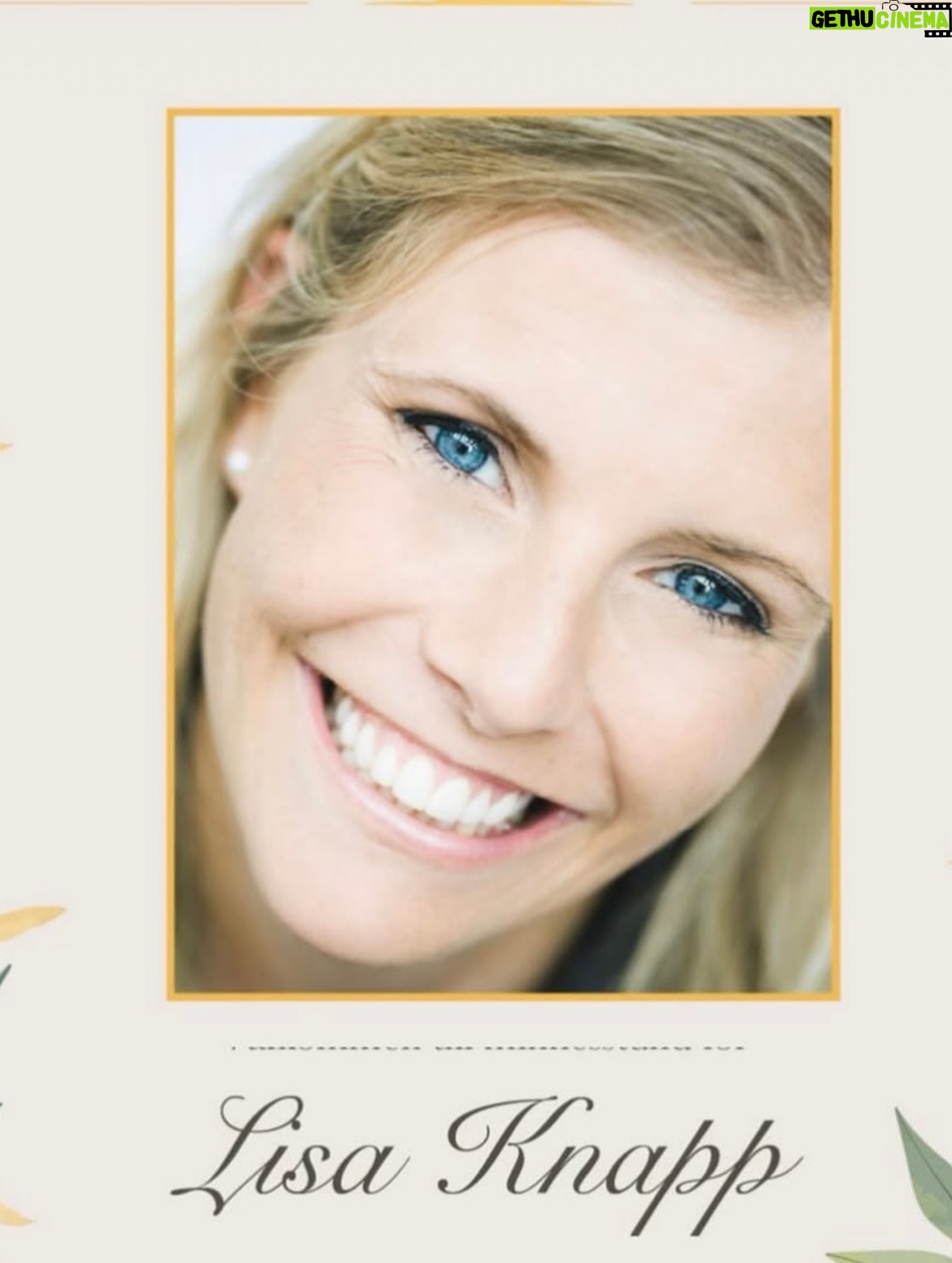 Eva Röse - 6.2K Likes - Måndag. Tänker på veckan som gick.
Allt man gör. Livet.
Lunch med Talmannen i Riksdagen. Exklusivt samtal om viktiga saker. Upplyft.. Intim middag med ikonen Isabella Rosselini i regi av Filmfestivalen. Inspirerad. Firade älskad vän som fyllde 40. Lycklig. Jubileum med ljuvliga kollegor som läser in ljudböcker. Livlig. Begravde en älskad älskad vän alldeles i helvete för tidigt. Förkrossad. Hämtade tröst i naturen med en av pojkarna. Mjuk. Polisanmälde storbolag och skapade rubriker tillsammans med livsviktiga organisationen ChildX. Eldad. Var på Tutancamon utställning med VR. Tveksam. Landade i skrivarlyan för att tänka i tystnad. Tacksam. Men grundledsen för förlusten av Lisa. Tänker på alla som förlorar sina älskade. Föräldrar,barn,familj. Tänder ljus. Tar sats för denna vecka. 🕯️❤️(Vad gör ni?) @sveriges_riksdag @talman.andreas.norlen @isabellarossellini @stockholmfilmfestival @broomeemma @idaanderssooon @lisaknappjohnson @childxfoundation #bonnieraudio @hallgrenfrida @mirja_turestedt @millhagenlivia @ellenjelinek @albertbonniersforlag