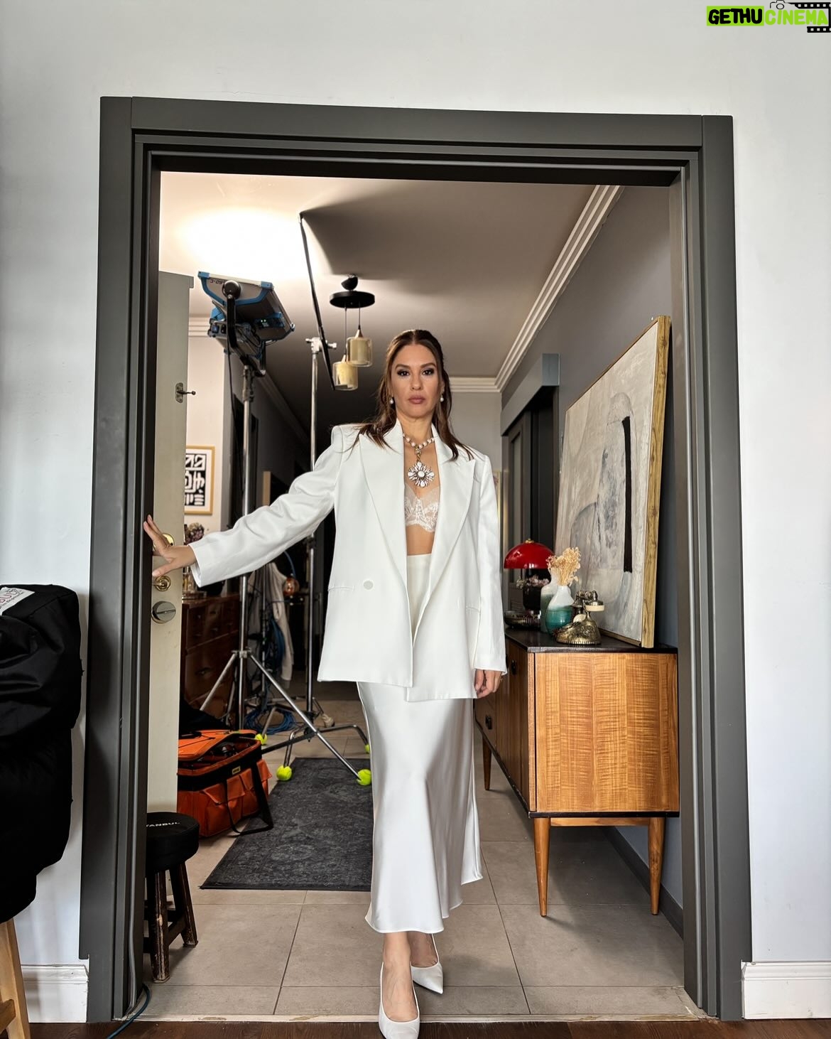 Evrim Alasya - 45.4K Likes - Styling by @eezoayaz🤍