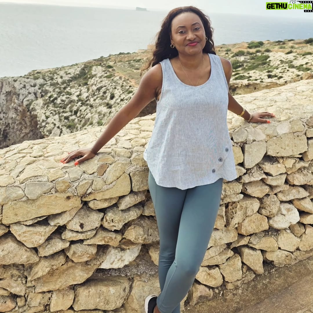 Fabienne Colas - 813 Likes - Ça vous arrive d'apprécier un moment calme, seule, où vous pouvez enfin écouter le son du silence? 

J'ai pu le faire récemment, sous lr chaud soleil de Malte, le plus petit pays de l'Europe, qui a une riche histoire et une inspirante culture! 

Rester loin de l'action pour mieux se retrouver et réflechir, même pour un court moment: un vrai privilège dans un monde où tout va si vite... ça m'inspire. Et ensuite je suis prête à enchainer 15 heures de travail (I looove my job)! 

Et vous, quel est votre moment zen préféré?

#beauxsouvenirs #throwbackpic #inspiration #travelingram #travel #travellingthroughtheworld #memories #sunshine #sunnyday