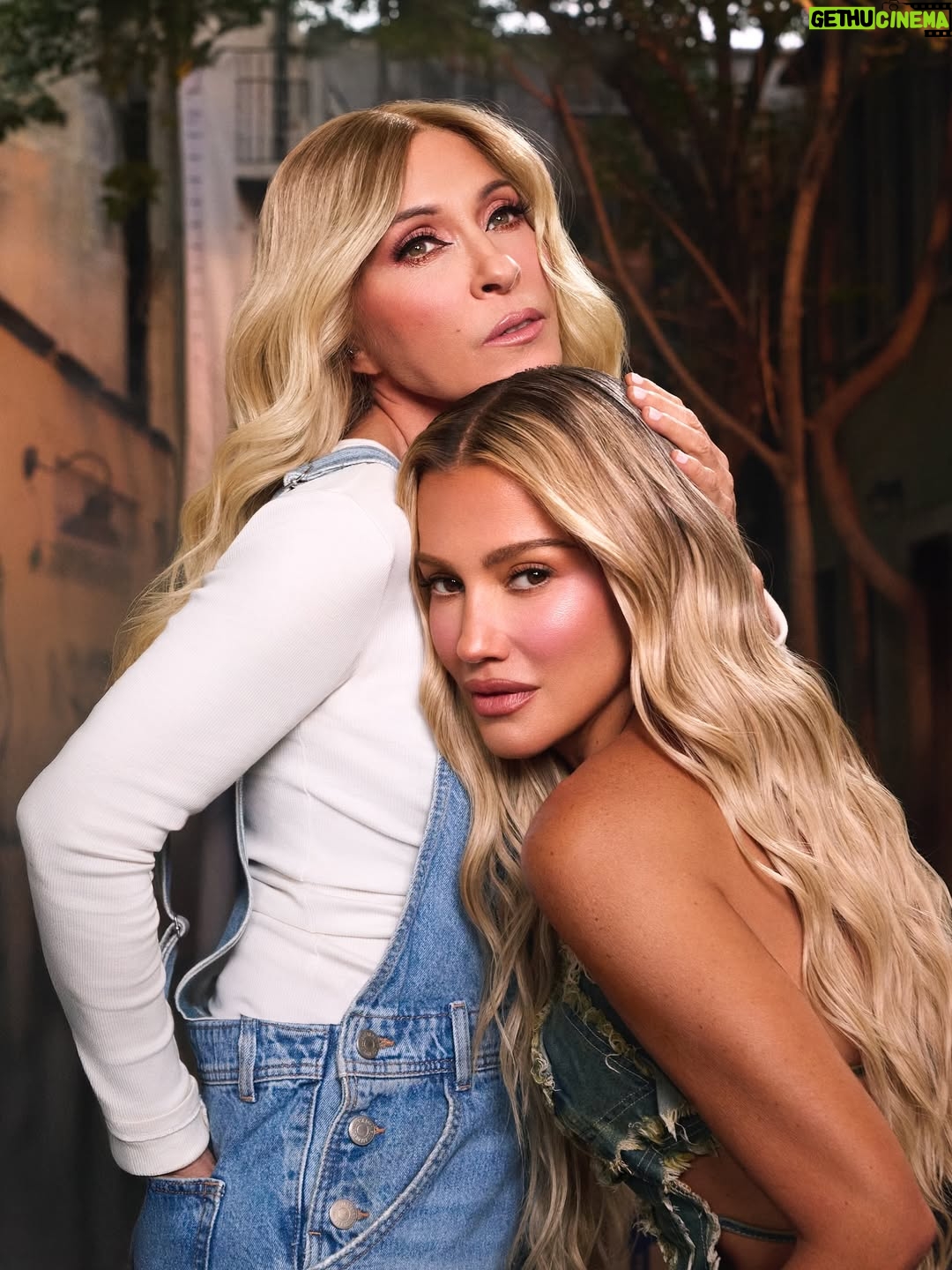 Fanny Lu - 24.2K Likes - Jugué todas las cartas por otra partida con mi güera! @oficialyuri ♦️🃏♥️

Les gustó la nueva canción?!!!