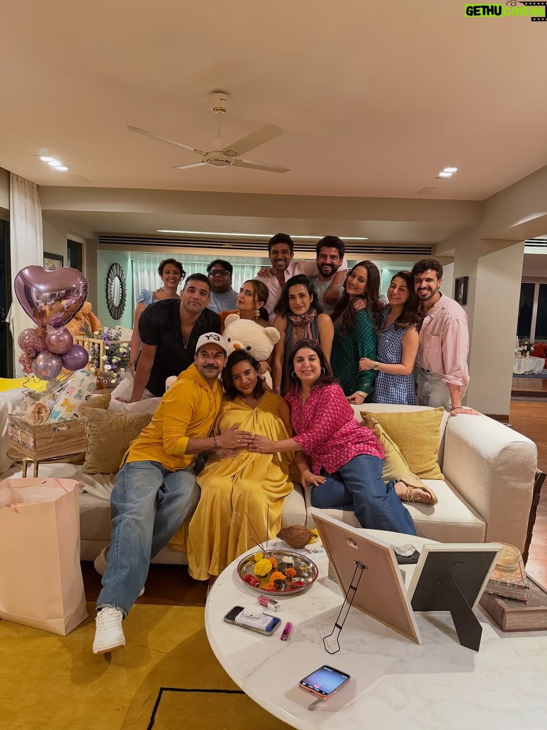 Farah Khan - 456.9K Likes - The Baby is here!! Congratulations @patralekhaa n @rajkummar_rao .. enjoy this beautiful phase of life💖💖💖 n remember for any baby advice.. main hoon na.. 😜 p.s.- @iamhumaq luckily we just about did the baby shower in time 😂