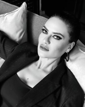 Fatima Zahra Bennacer Instagram - Sonia 🖤
#على_غفلة كل اثنين و اربعاء الساعة 22:00 على القناة @al_aoula
اخراج @hichameljebbari
انتاج @ali_n_productions