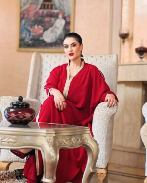 Fatima Zahra Bennacer Instagram - Sonia ❤️🔥
👗: @safaeassaidi
💄 : @amina_up