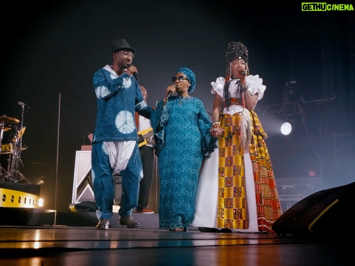 Fatoumata Diawara - 3.4K Likes - 𝕃𝕒𝕞𝕠𝕞𝕒𝕝𝕚, 𝕝’𝕦𝕝𝕥𝕚𝕞𝕖 𝕋𝕠𝕥𝕖𝕞
Très beau film pour revivre l’émotion de ce dernier concert à Bercy 🙏💛✨

🎬 @acrofilm