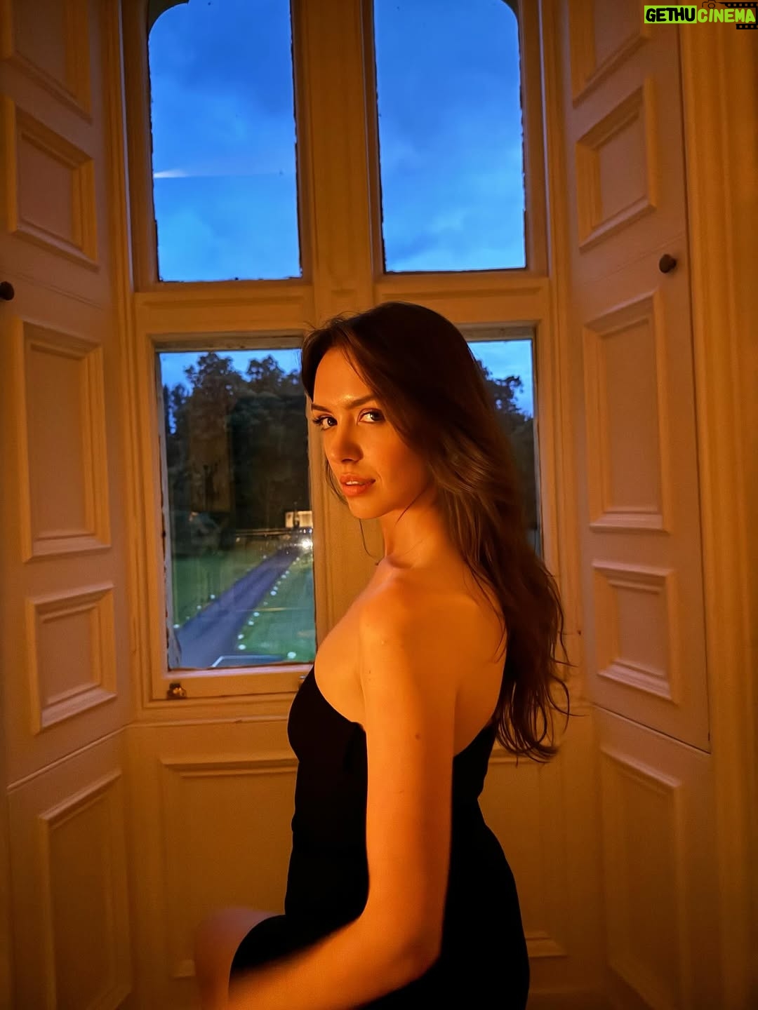 Felicia Sağnak - 16.3K Likes - low light, high vibes ✨