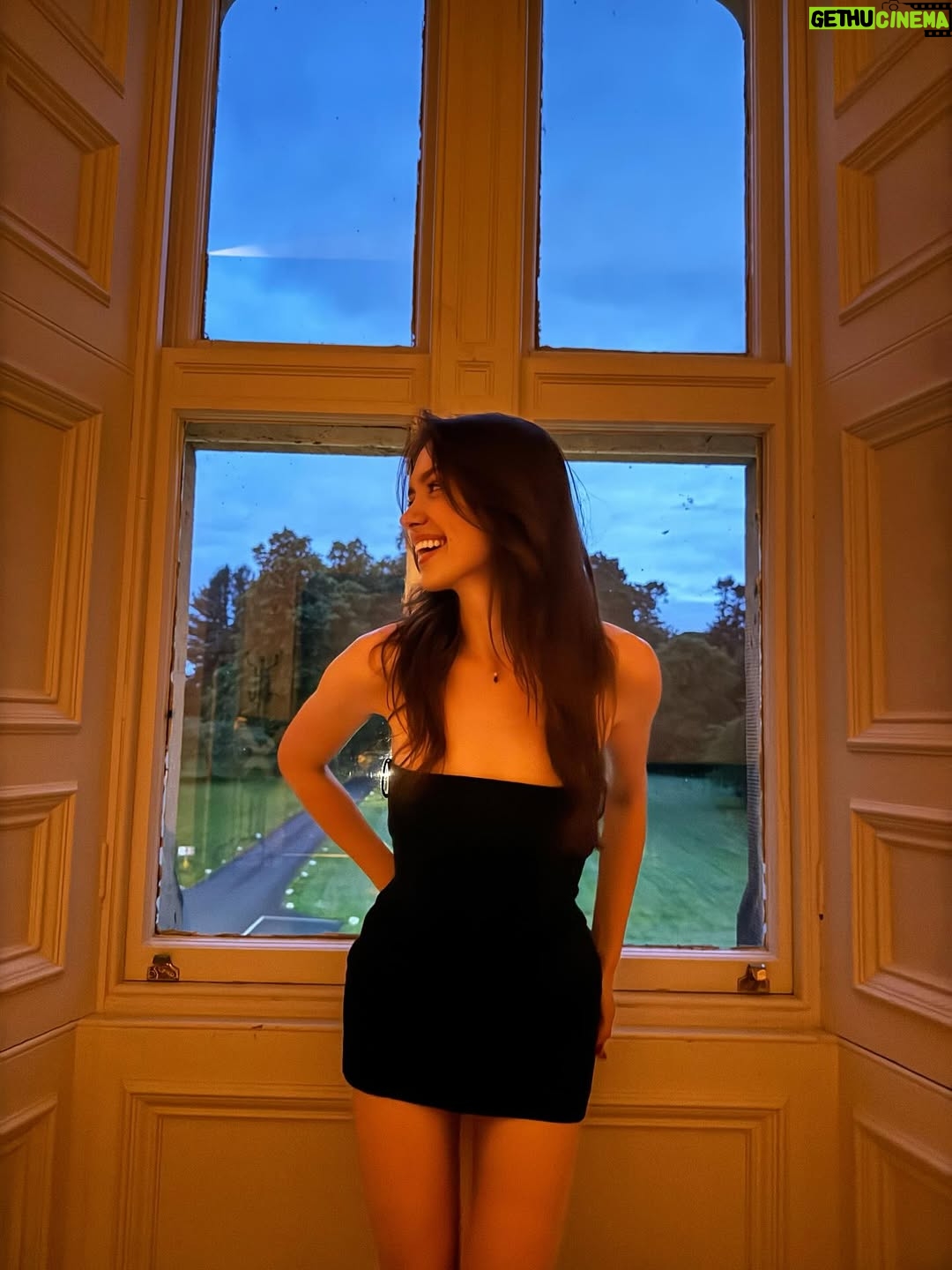 Felicia Sağnak - 16.3K Likes - low light, high vibes ✨