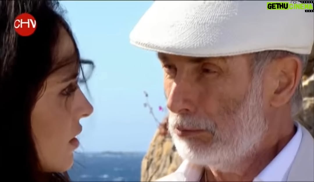 Fernanda Urrejola - 9.8K Likes - Gracias Tito! 
Te integraste a "Mujeres de Lujo" cuando el barco estaba a punto de hundirse y nos salvaste. Entonces entendí, que todo lo que pasó antes de tu llegada, había ocurrido para que tú personificaras al villano Ronny Palma y de paso, nos transformarás con tu hermosa energía ❤️
Es tan maravilloso ver cómo Chile entero hoy te despide y con tanto amor. Y es que tú eras un hombre que no generaba ni un tipo de anticuerpos y eso es raro en estos tiempos. Fuiste amoroso incluso en los días difíciles y eras capaz de poner limites y siempre defender lo que te parecía justo, de una manera respetuosa para que todos te escucharan. Todos, incluyéndome, te amábamos y admirábamos. Gracias por tanto, gracias por entender que nuestro oficio se trata de no enjuiciar y realmente ponerse en el lugar de otro❤️ Gracias por ser un referente en lo artístico y lo humano! 
Te extrañaremos y te recordaremos siempre ❤️