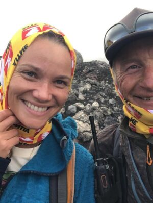 Fiammetta Cicogna Instagram - Come disse il vecchio saggio cinese:
Puoi salvare la ragazza dal Vulcano, ma non il Vulcano dalla ragazza.
Che bello tornare in cima insieme al Brac
