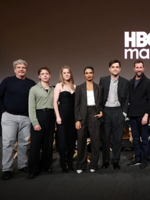 Fiona Dourif Instagram - Last night for SAG FYC 🙏 #ThePitt 

Thank you to the incredible team that makes this show so damn great. And special thanks to these guys for making sure I feel swell:

✨Hair: @frizzy.b 
✨ Makeup: @ashleyceemakeup 
✨ Styling: @iamlindsayflores 
@dolcegabbana #sevenjeans @atlamoda @larroude @notedlosangeles 

📸 Credit: Phil Faraone / Getty Images

Also can instagram ever fix this photos resize problem?? What is a girl to do