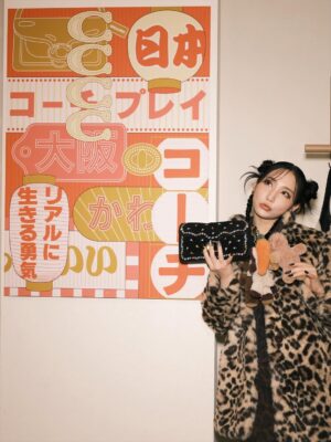 First Summer Uika Instagram - “Coach Play@Osaka”
地元大阪、心斎橋筋商店街の
コーチプレイ大阪に遊びに行ってきました🐻🐰
入口には大きなコーチのアイコンキャラクター
レキシーがお出迎え🦖🥹❤️
大阪感あるポップな雰囲気と温かみのある空間🤎
バッグのカスタマイズが出来るスペースも!
細部までコンセプトが散りばめられていて
本当かわいすぎました☺️
秋冬の色味最高!全部欲しい😂笑🐻🥕
コーチのルックから、
愛しのi-dle ソヨンさんも着用されてた
レオパードのセットアップ🐆に
レオパードのコートを合わせたよ🧥😍🥰
スニーカーもブラウンでまとめて🤎
ウサちゃんのルームシューズも🐰!
お花の刺繍が可愛いハンドバッグ👜🌸
アニマルのチャームが可愛すぎる🐻🐰🥕🐘
是非お立ち寄りを〜!🦖🦖🦖
@coach
@coach_japan
#コーチプレイ
#CoachJapan
#CoachNY
#PR