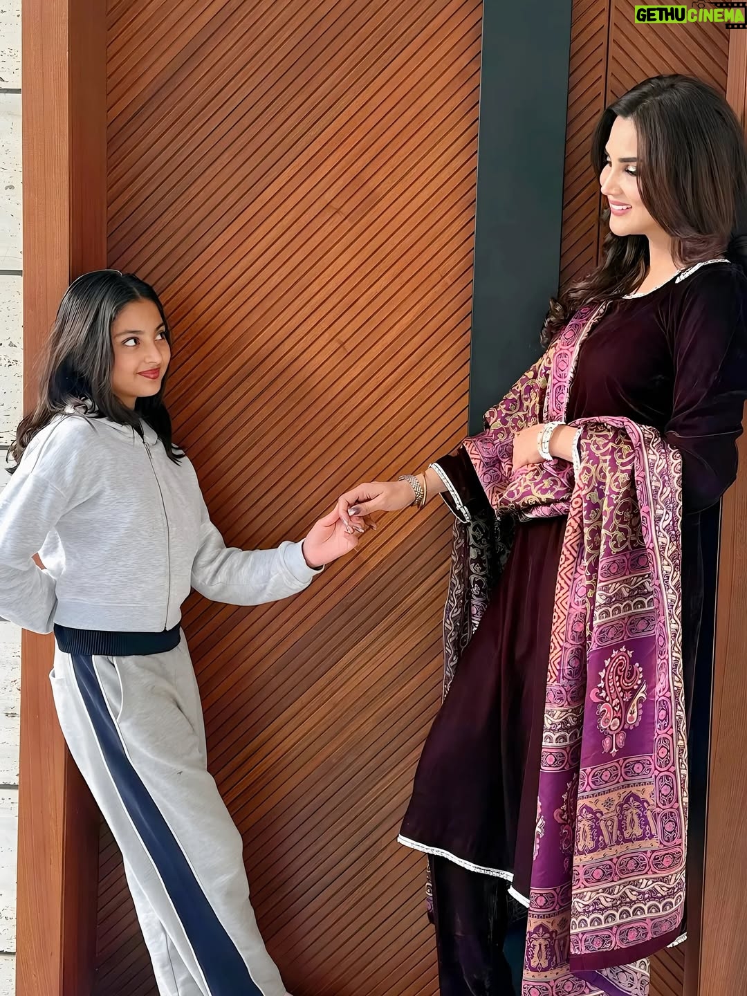 Fiza Ali - 7.8K Likes - Maa aur beti ka rishta… bina shart, bina hisaab ❤️

#MaaBeti #MotherDaughterBond #IndianMoms #MaaKaPyaar #Beti #FamilyLove #DesiReels #EmotionalReel #fizaali #faraal