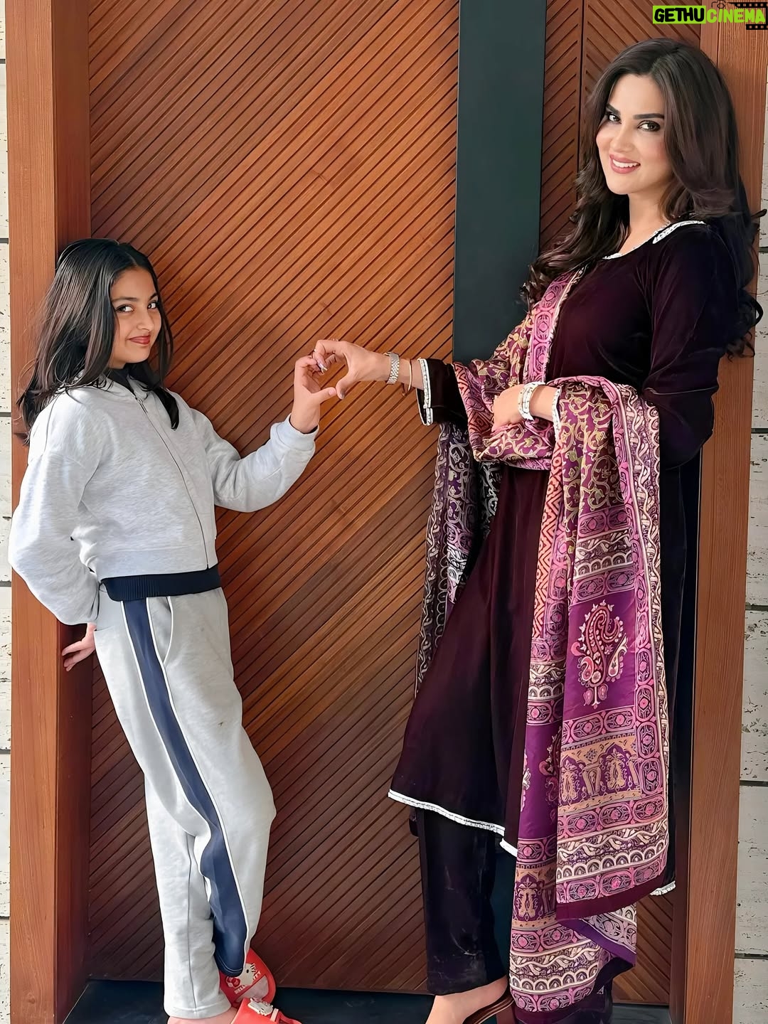 Fiza Ali - 7.8K Likes - Maa aur beti ka rishta… bina shart, bina hisaab ❤️

#MaaBeti #MotherDaughterBond #IndianMoms #MaaKaPyaar #Beti #FamilyLove #DesiReels #EmotionalReel #fizaali #faraal