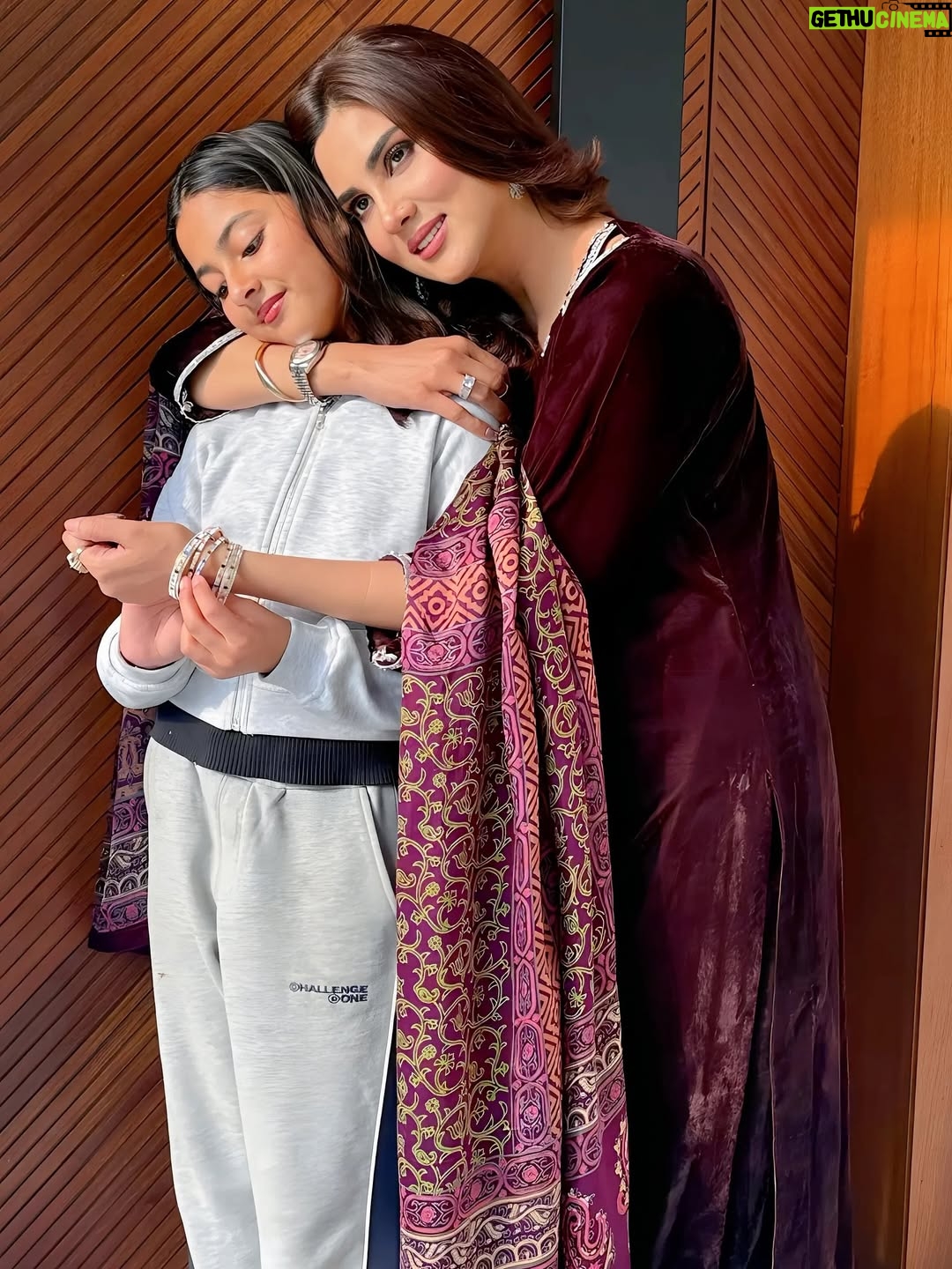 Fiza Ali - 7.8K Likes - Maa aur beti ka rishta… bina shart, bina hisaab ❤️

#MaaBeti #MotherDaughterBond #IndianMoms #MaaKaPyaar #Beti #FamilyLove #DesiReels #EmotionalReel #fizaali #faraal