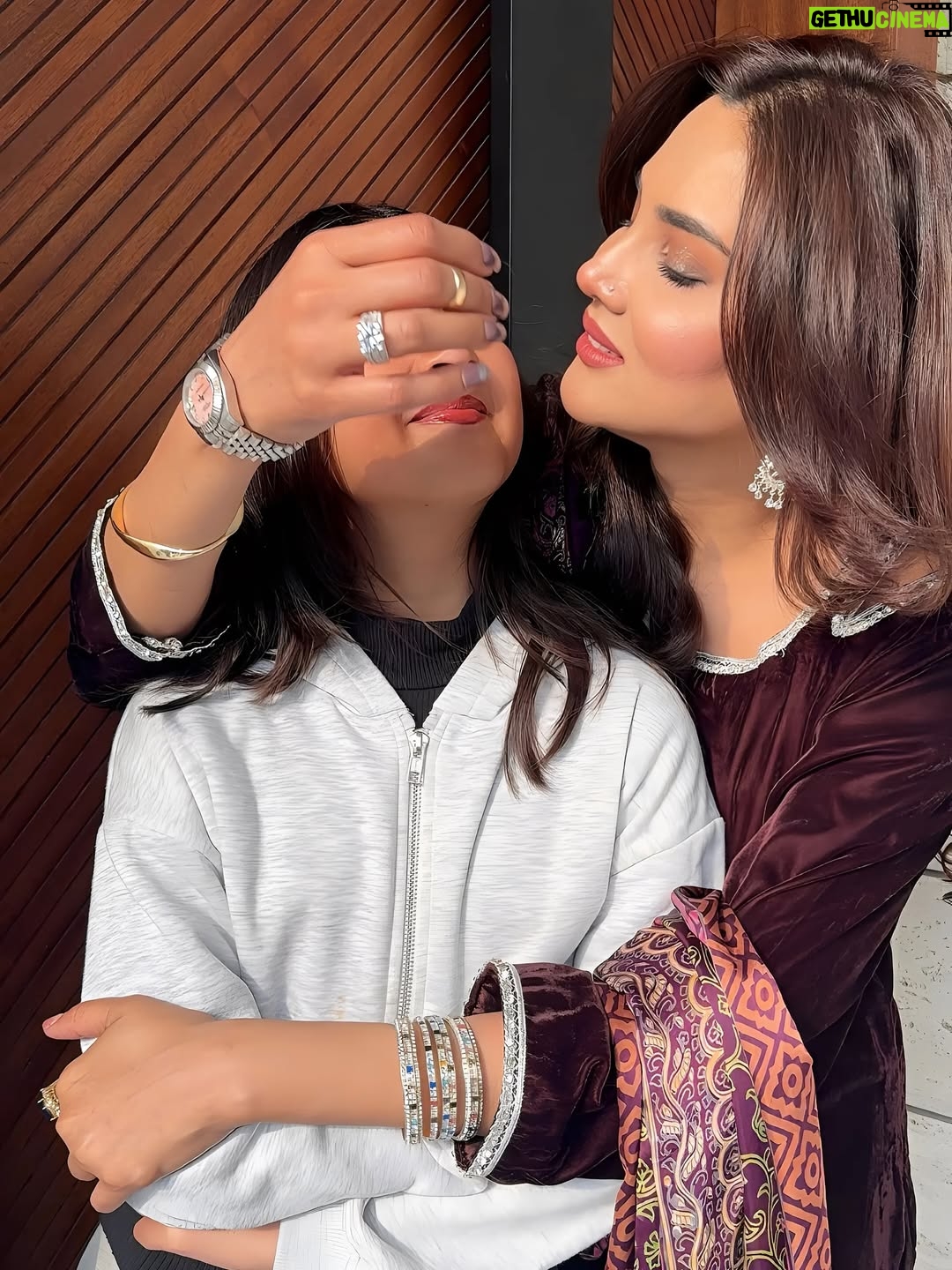 Fiza Ali - 7.8K Likes - Maa aur beti ka rishta… bina shart, bina hisaab ❤️

#MaaBeti #MotherDaughterBond #IndianMoms #MaaKaPyaar #Beti #FamilyLove #DesiReels #EmotionalReel #fizaali #faraal