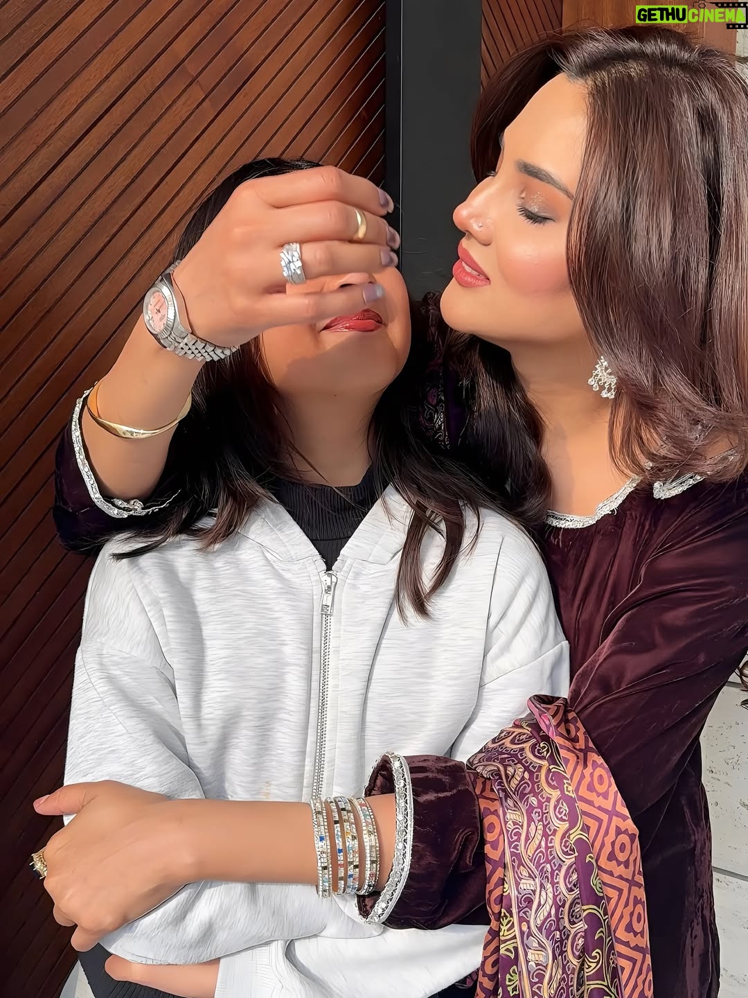 Fiza Ali - 7.8K Likes - Maa aur beti ka rishta… bina shart, bina hisaab ❤️

#MaaBeti #MotherDaughterBond #IndianMoms #MaaKaPyaar #Beti #FamilyLove #DesiReels #EmotionalReel #fizaali #faraal