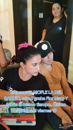 Flor María Palomeque Instagram - No sé puede perder mañana es el último capítulo de Mofle la del barrio gracias a todos por su colaboración hicimos un gran equipo... QUIEREN SEGUNDA TEMPORADA??