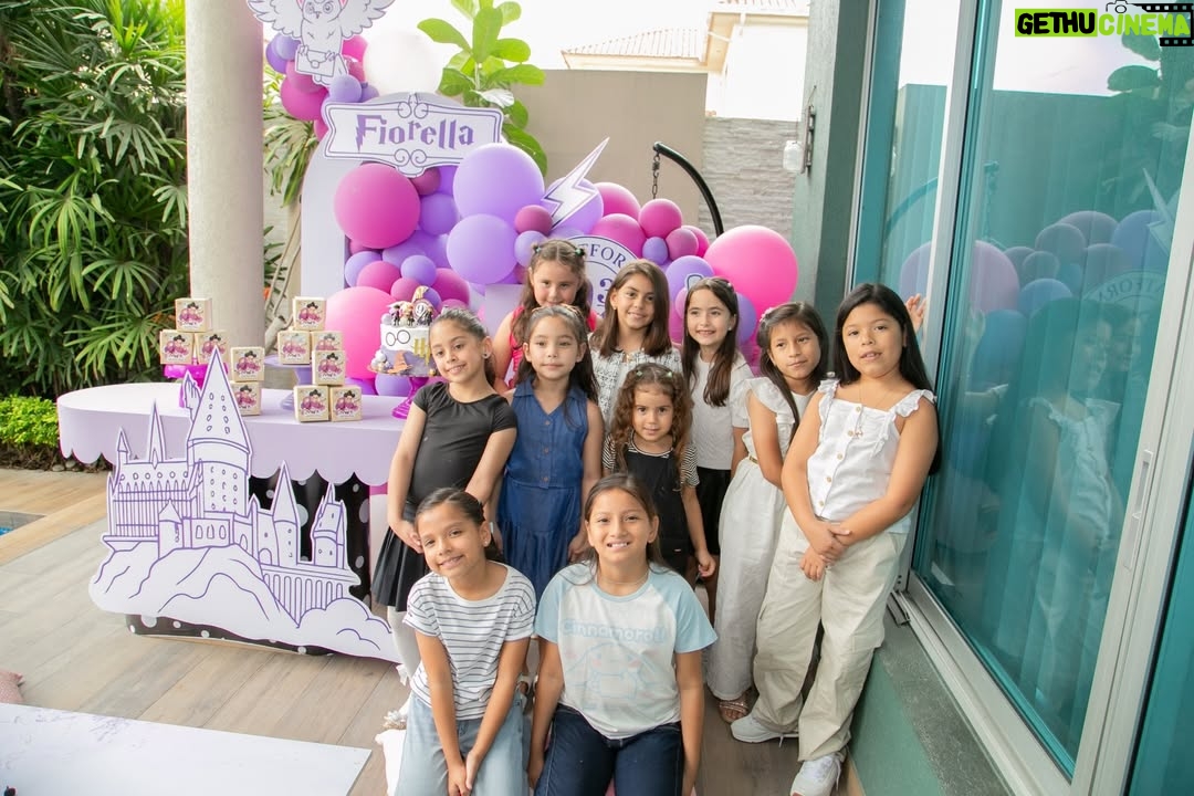 Flor María Palomeque - 19.1K Likes - Mi chiquita se creció 🥹
 Ya son 9 años del más puro amor!
Gracias Fiorella por tu luz y tu sonrisa eres una bendición en nuestras vidas ♥️ TE AMAMOS! 💫

@rosiestevesm AME LAS FOTOS!! es la primera vez que el FOTOGRAFO ni se siente. Gracias por captar todos los momentos!!!!!